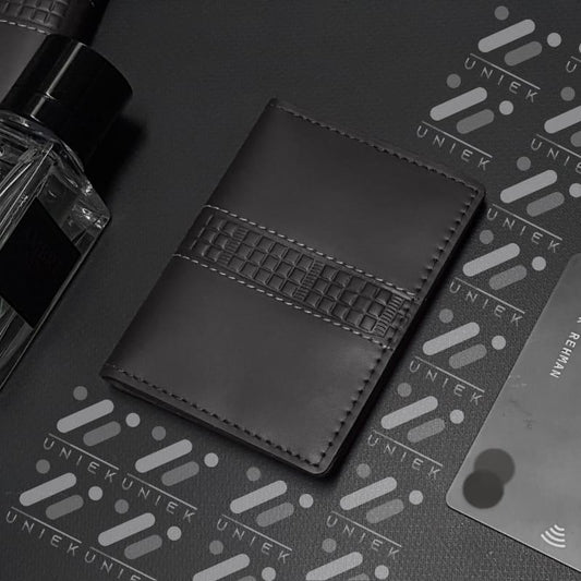 Textured Leather Card Holder – Slim Minimalist Wallet