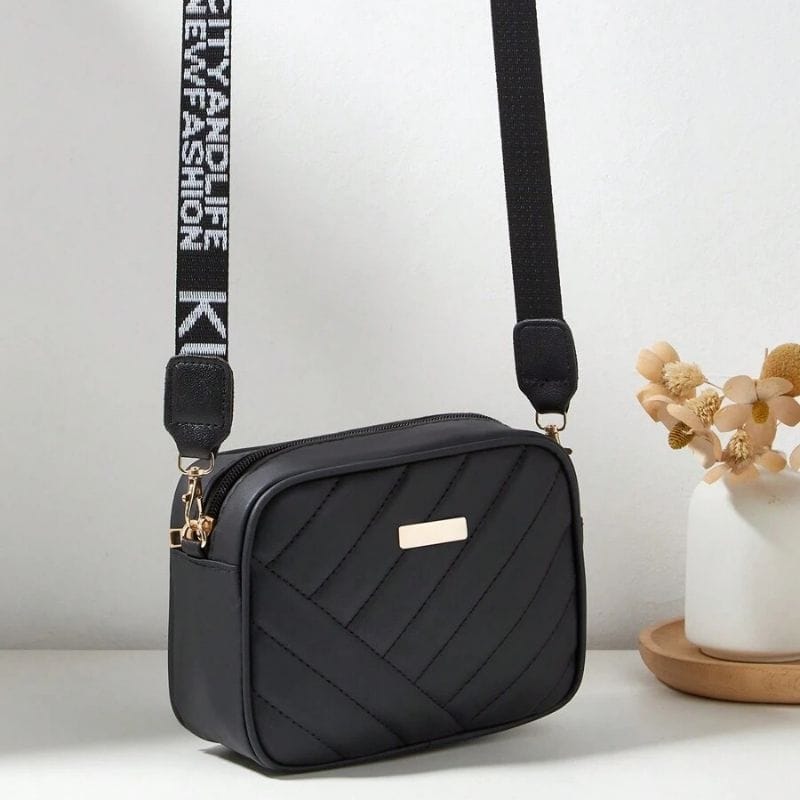 Black Leather Handbag – Stylish Shoulder & Crossbody Bag